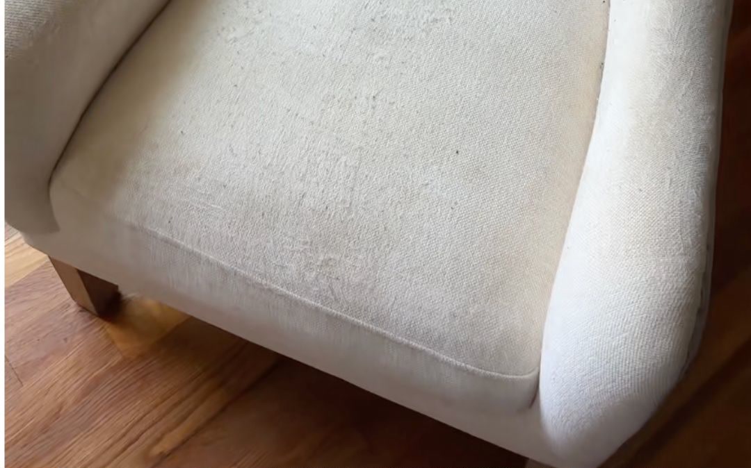 White chair cleaning after cleaning